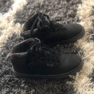✨Giveaway!✨ Vans Atwood HI MTE Flannel Black Bunge